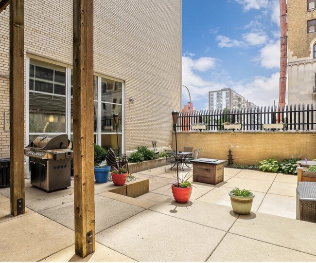 Building Photo - 1511 Locust St