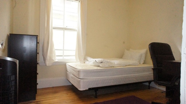 Building Photo - 35 Allston St