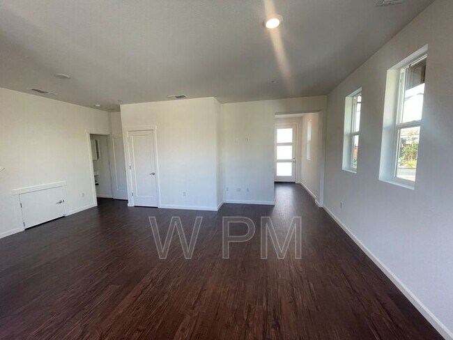 Building Photo - 43 Yarrow Wy