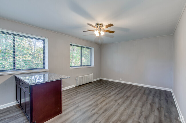 1BR, 1BA - 650SF - Parkway Gardens Apartments