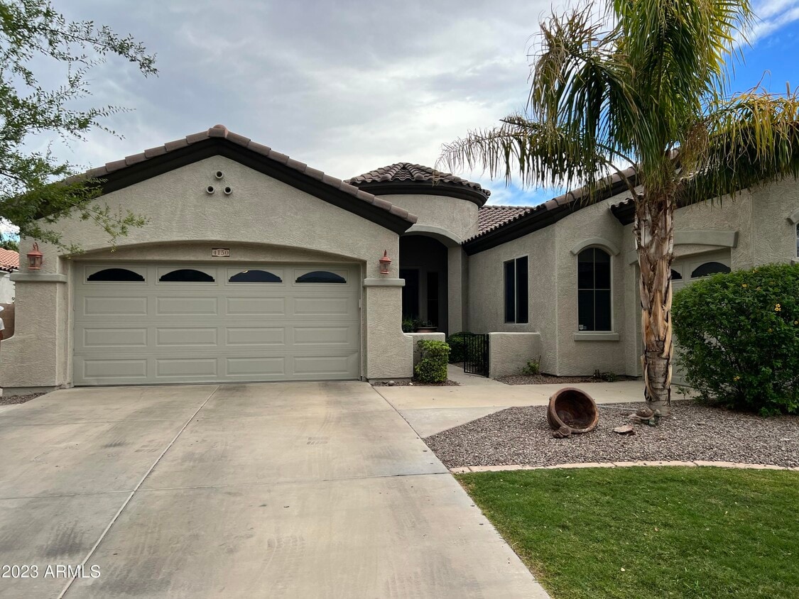 Foto principal - 4150 E Beechnut Pl