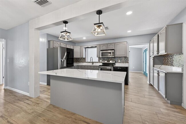 Foto del edificio - 3121 30th St N