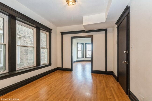 Building Photo - 6352 S Ingleside Ave