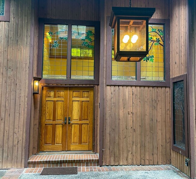 Foto del edificio - 4bd/4.25ba Bellevue Home
