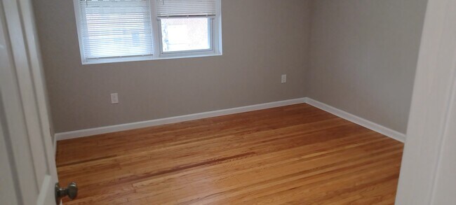Foto del edificio - 4627 Weymouth St