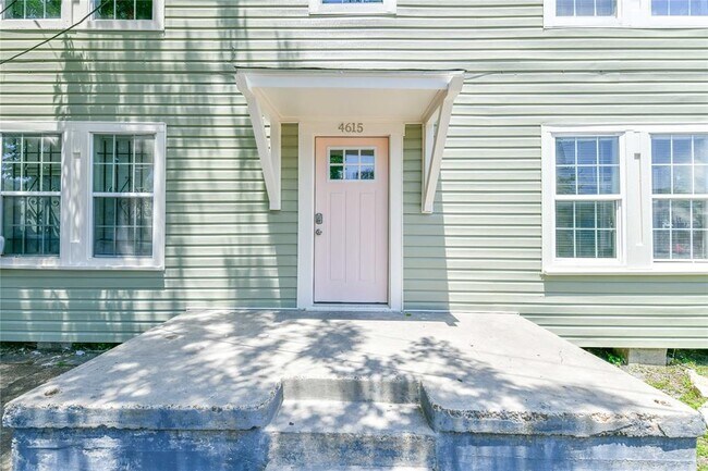 Building Photo - 4615 Schroeder St