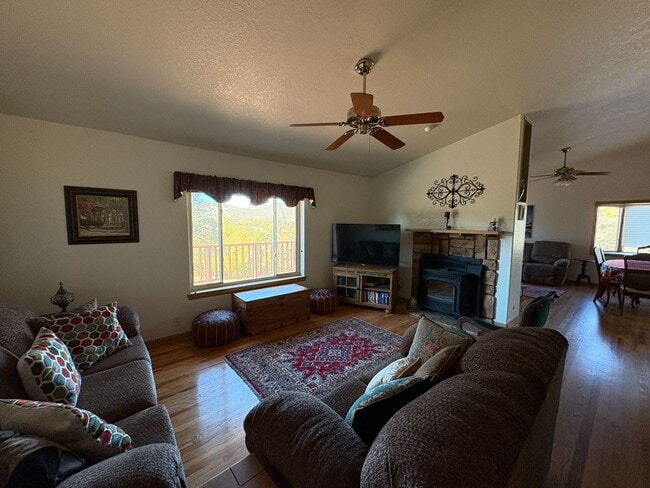 Building Photo - Furnished Dream in Stallion Springs