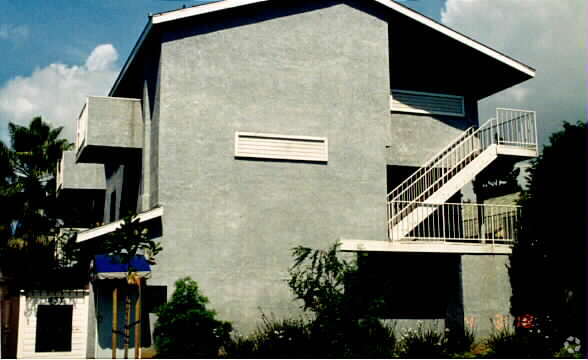 Building Photo - 437 Lime Ave