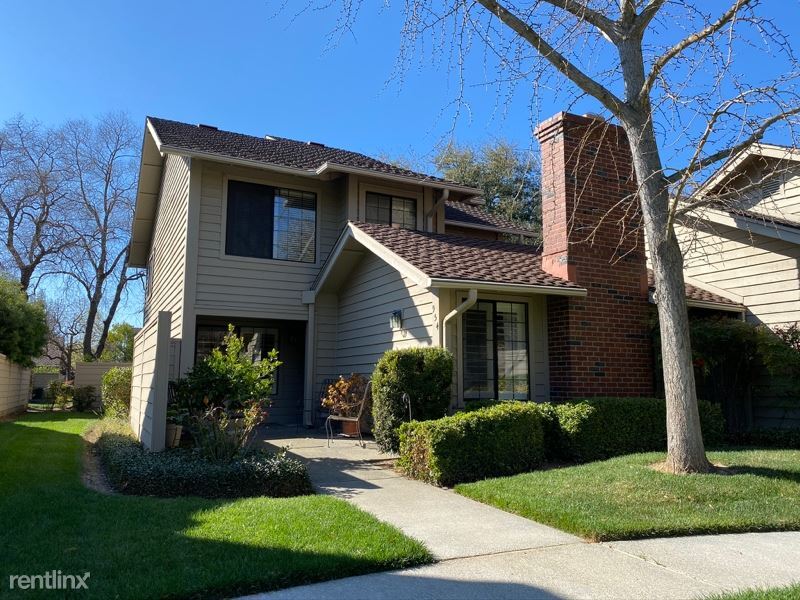Primary Photo - 3 br, 2.5 bath Condo - 954 W Cross St