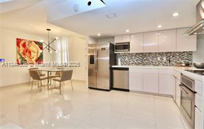 Foto del edificio - 20350 W Country Club Dr
