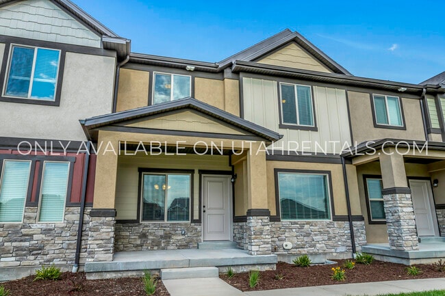 Building Photo - 793 N 2560 E