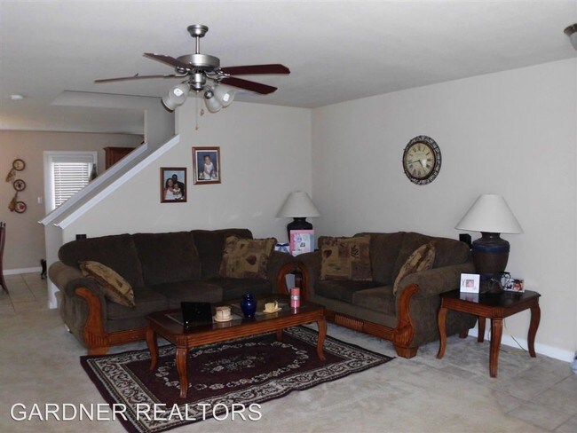Building Photo - 10256 English Manor Dr