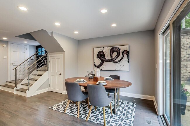 Foto del edificio - 1657 W Wrightwood Ave