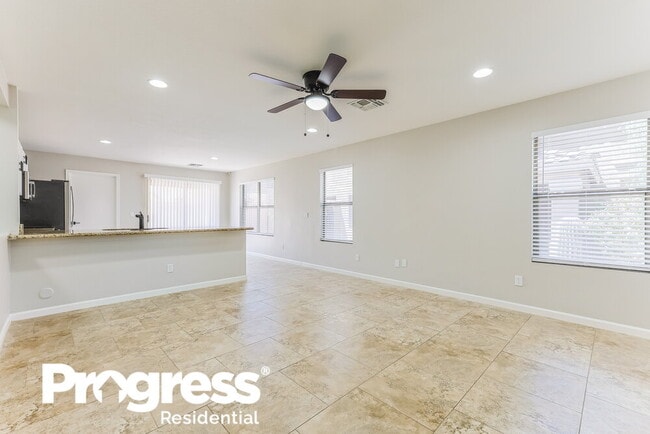 Foto del edificio - 2281 E Peach Tree Dr