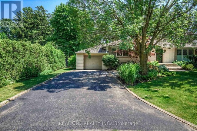 Photo du bâtiment - 2030 Duncan Rd