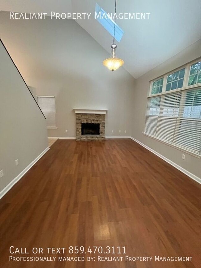 Building Photo - 1686 Hill View Pl