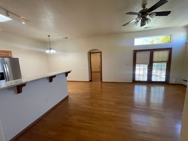 Building Photo - Gate community charming two bedroom two ba...