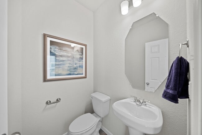 Building Photo - 839 Oakland Dr