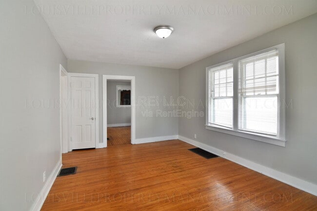 Building Photo - 1403 Sale Ave