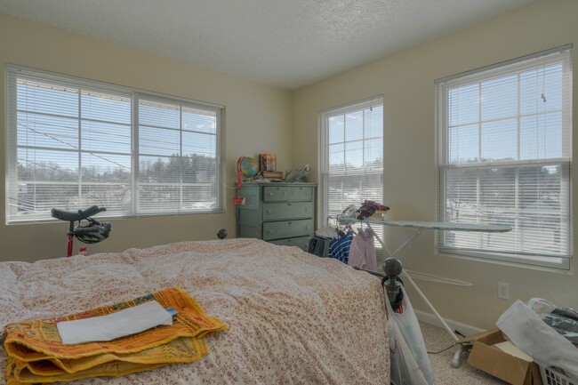 Building Photo - Hillcrest - 612/614