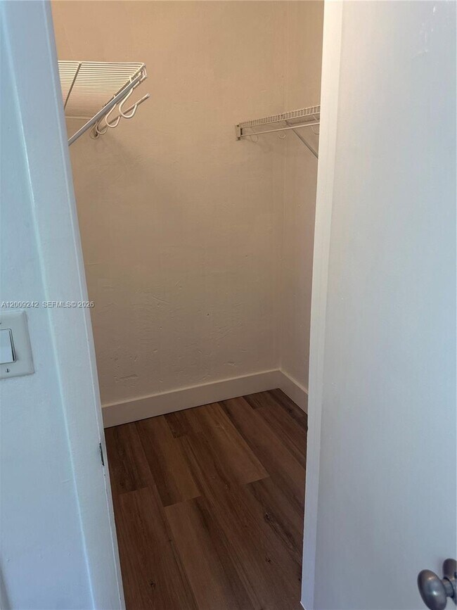 Foto del edificio - 6310 SW 79th St