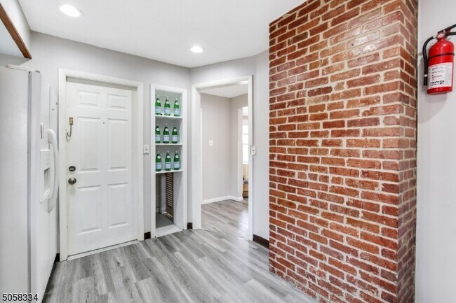 Foto del edificio - 16 Henry St