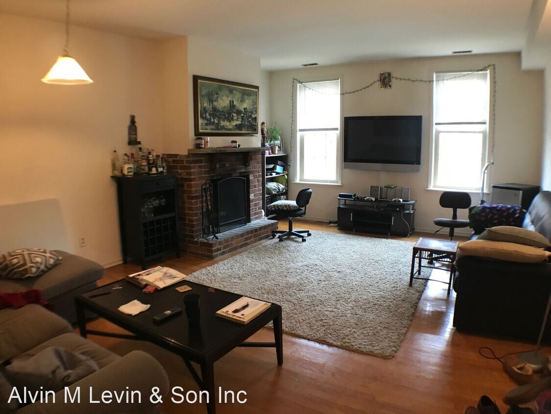 Primary Photo - 1512 Lombard St