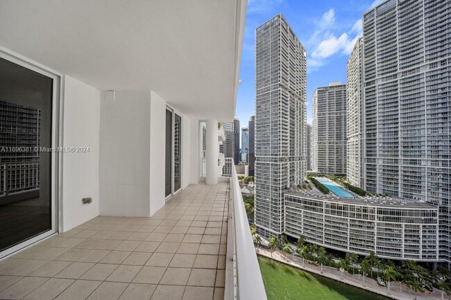 Foto del edificio - 801 Brickell Key Blvd