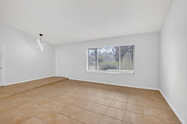 Foto del edificio - 4135 Bay Laurel Way