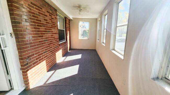 Foto del edificio - Adorable 3 bedroom, 1 bath bungalow
