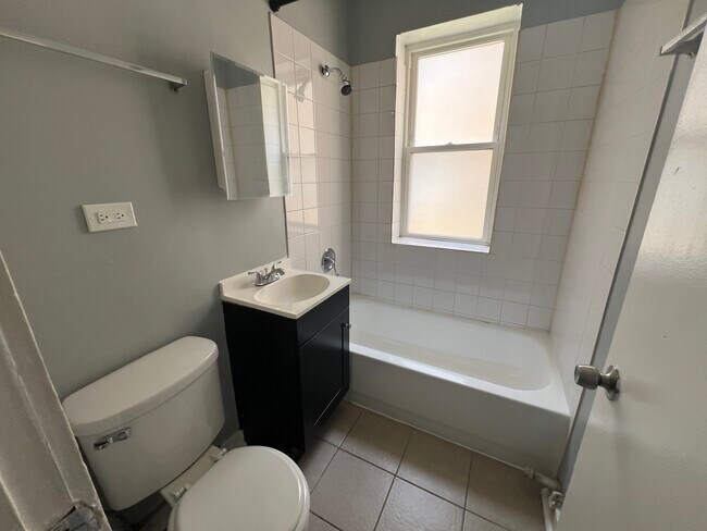 Foto del edificio - 350 W 74th St