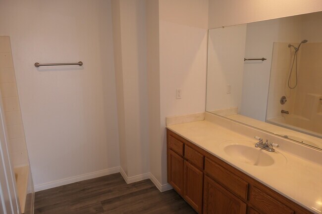 Building Photo - 13917 McClure Ave