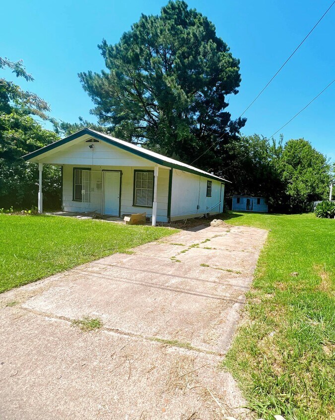 1520 Shiloh St, Paris, TX 75460 House for Rent in Paris, TX