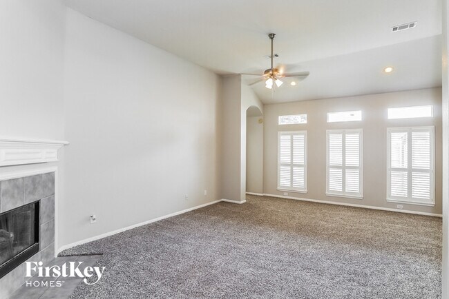 Foto del edificio - 14918 Spring Walk Ln