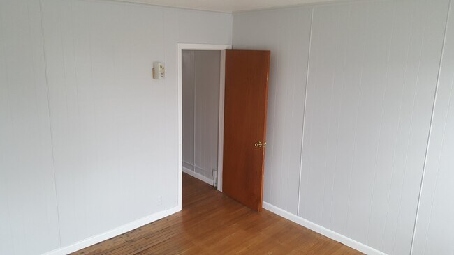 2nd bedroom - 122 chestnut st