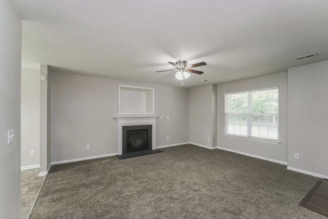 Building Photo - 8819 Twisted Pine Dr