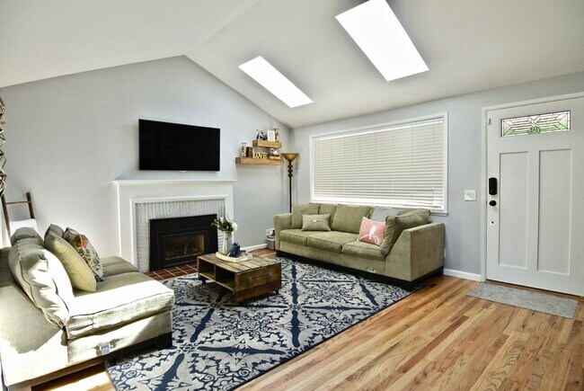 Building Photo - Lovely Broadview Updated 3 bed/1bath Rambler!