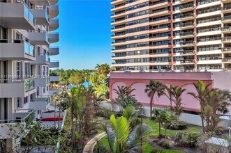 Building Photo - 5161 Collins Ave