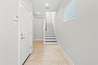 Building Photo - 2627 Hutchins St