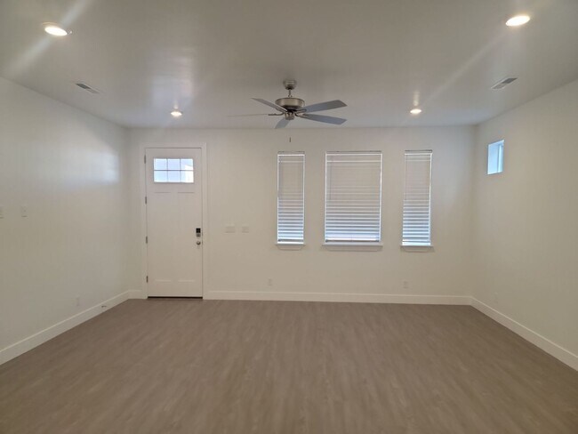 Foto del edificio - Live in the Desirable Desert Color Community!