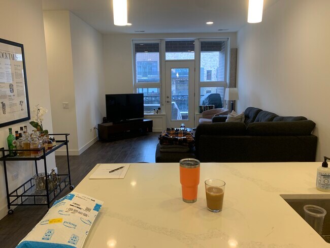Foto del edificio - 1509 N Western Ave