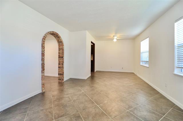 Foto del edificio - 2100 E Peters Colony Rd