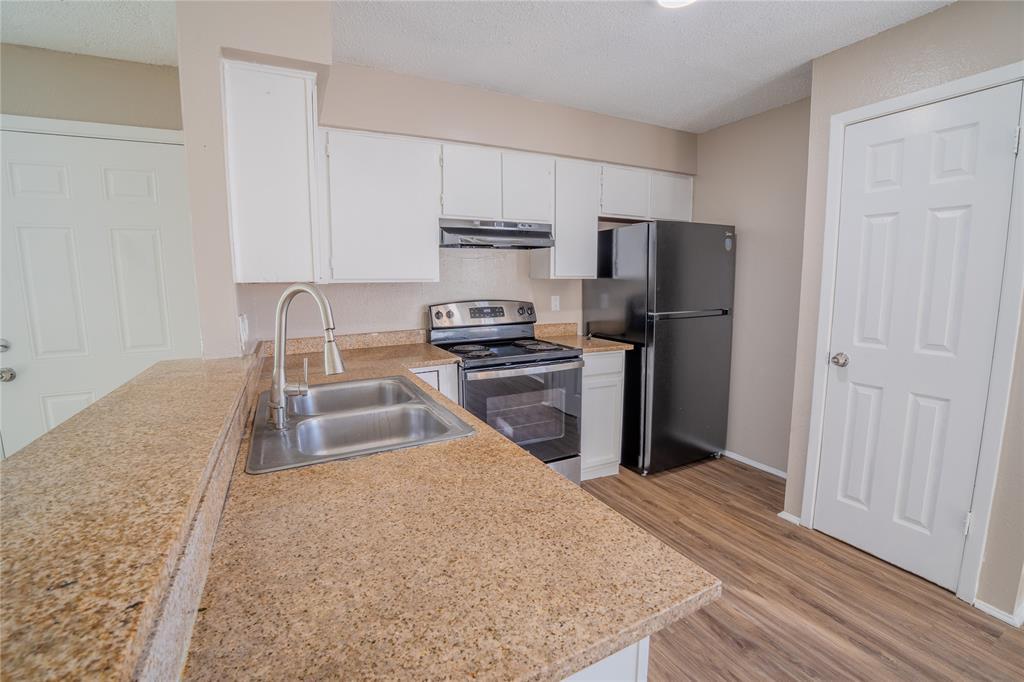 Primary Photo - 10211 Brownie Dr