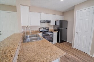 Building Photo - 10211 Brownie Dr