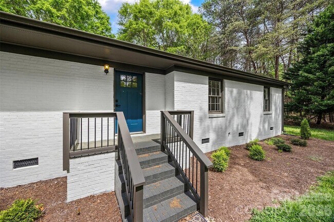 Foto del edificio - 17700 McKee Rd