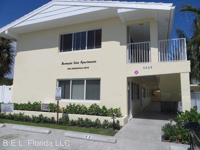 Building Photo - 4552 Bougainvilla Dr
