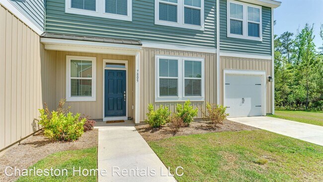 Building Photo - 7805 Montview Rd