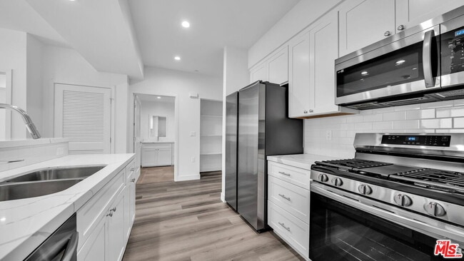 Foto del edificio - 627 N Dillon St