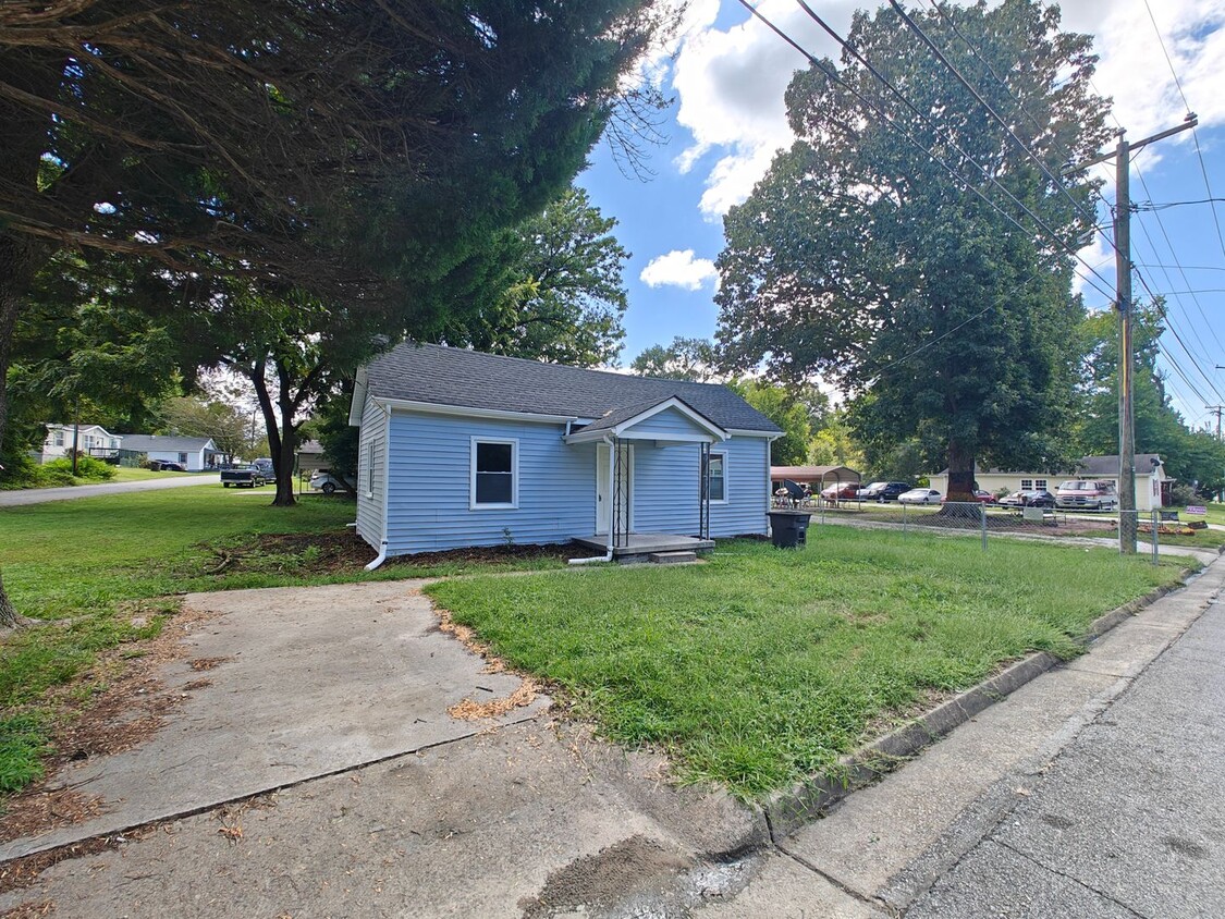 Primary Photo - 3 Bedroom home on corner lot