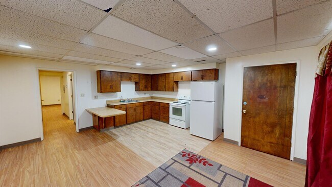 Foto del edificio - 674 N Cedar St